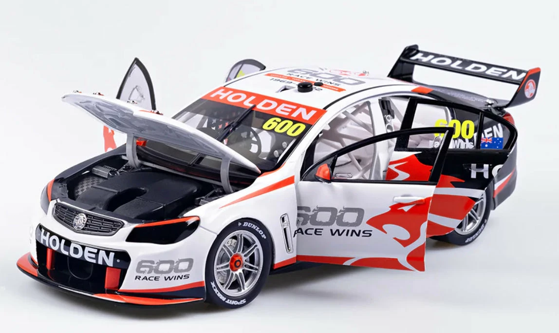 1:18 HOLDEN VF COMMODORE 600 RACE WINS 4 1:18 HOLDEN VF COMMODORE 600 RACE WINS - Image 2