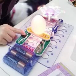 Alternative view of SNAP CIRCUITS BEGINNER